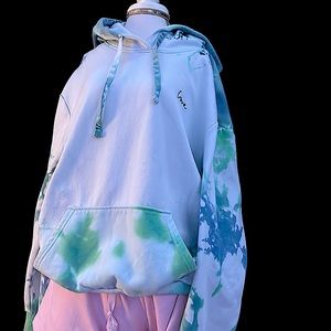 homemade tye dye love sweatshirt! Barely warn, no stains, in perfect condition!